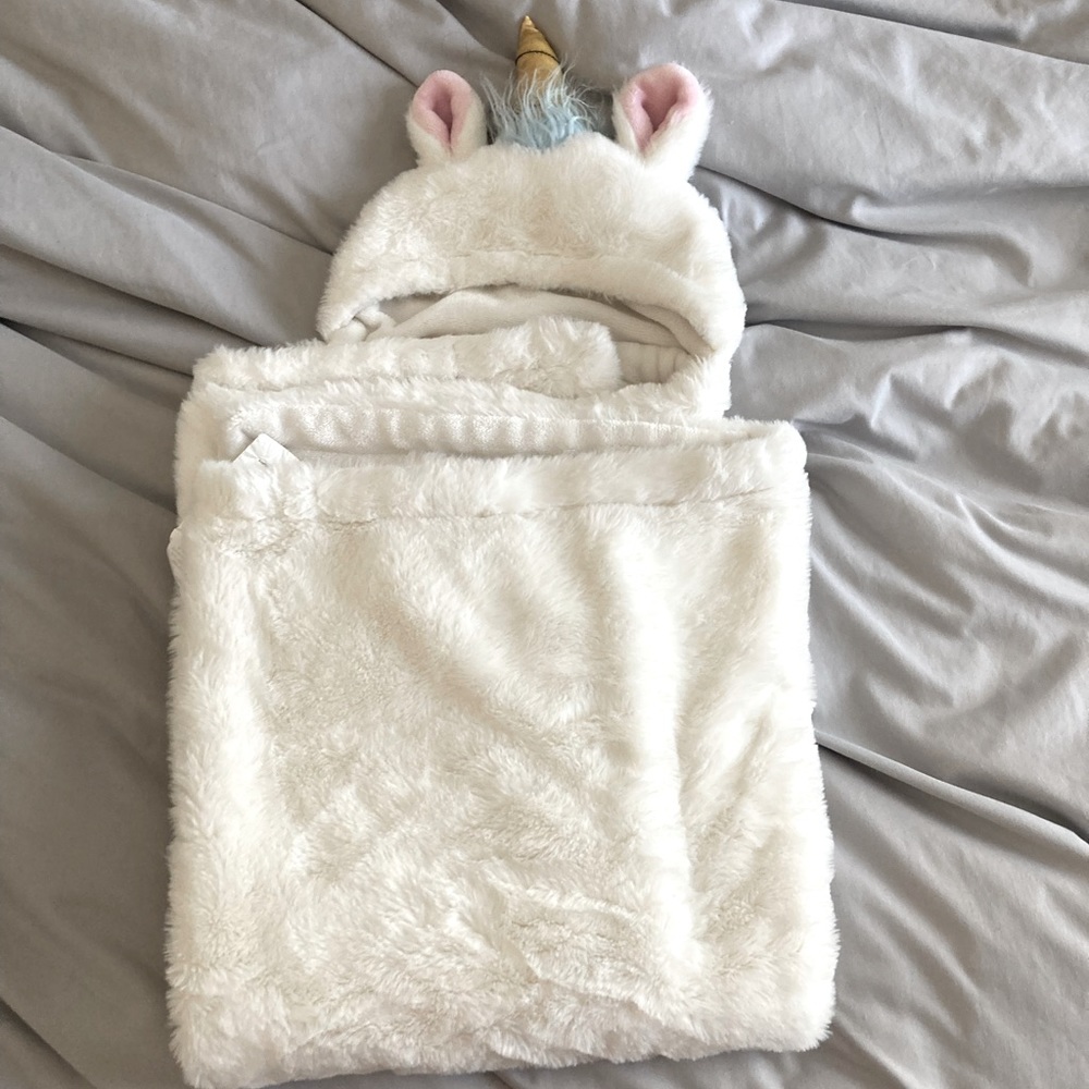 Unicorn hood blanket